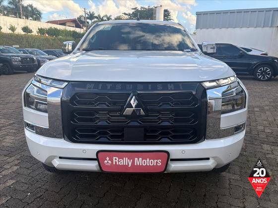 MITSUBISHI TRITON 2.4 BITURBO DIESEL CD HPE-S 4X4 AUTOMÁTICO